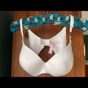 Victoria’s Secret, white, cotton, underwire, T-shirt bra. 38C. NEW.